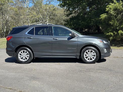 Used 2019 Chevrolet Equinox LT w/ Driver Convenience Package image 6