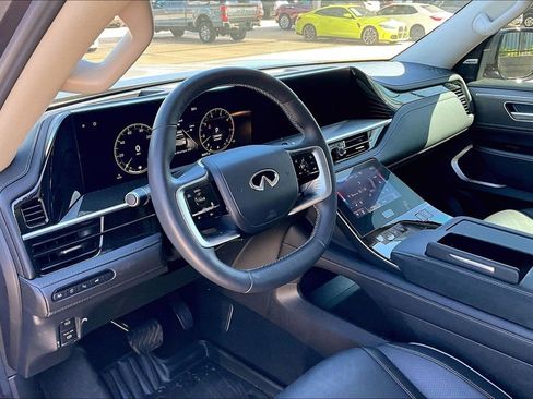 Certified 2025 INFINITI QX80 Luxe image 13