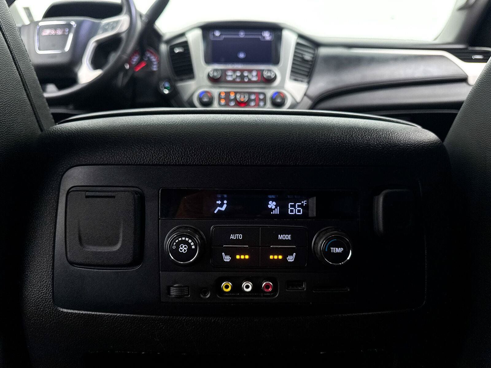 Used 2016 GMC Yukon SLT w/ Open Road Package RWD image 26