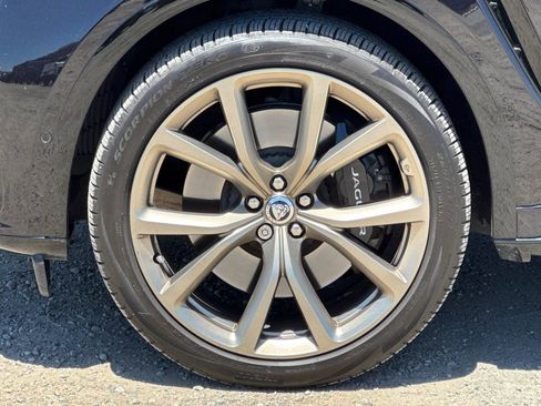 Used 2023 Jaguar F-PACE SVR AWD/4WD image 34