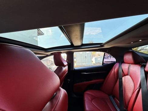 Used 2020 Toyota Camry XSE image 31