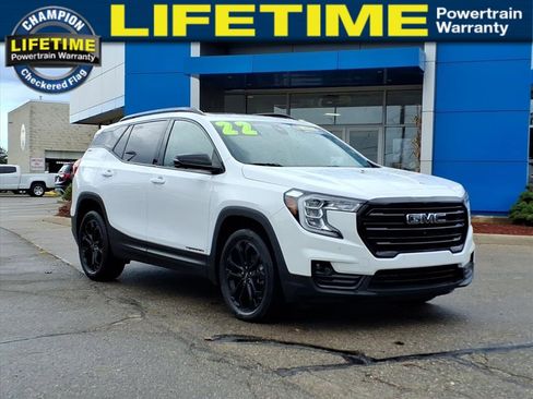 Used 2022 GMC Terrain SLT w/ Tech Package image 1