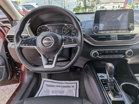 Used 2023 Nissan Altima 2.5 SV FWD image 39