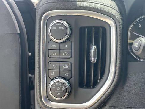 Used 2022 GMC Sierra 1500 SLT w/ SLT Premium Package AWD/4WD image 18