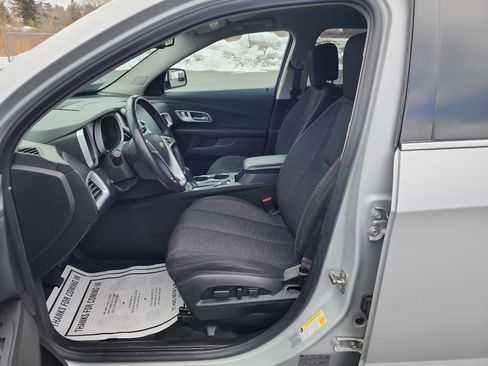 Used 2017 Chevrolet Equinox LT w/ Convenience Package image 11