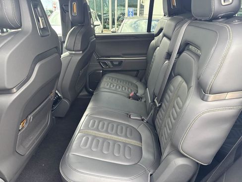 Used 2022 Rivian R1S Launch Edition AWD/4WD image 13