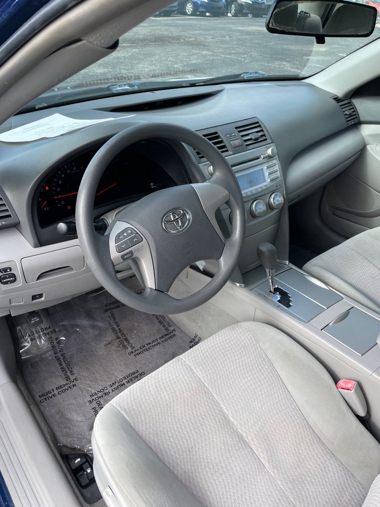 Used 2011 Toyota Camry LE FWD image 9