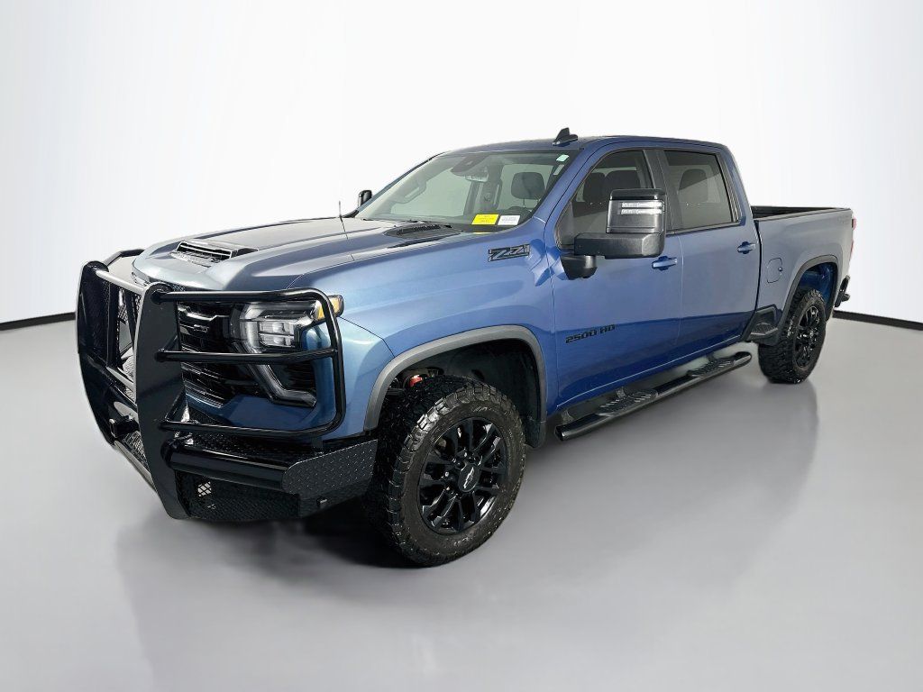 Used 2025 Chevrolet Silverado 2500 LT w/ Trail Boss Package AWD/4WD image 3