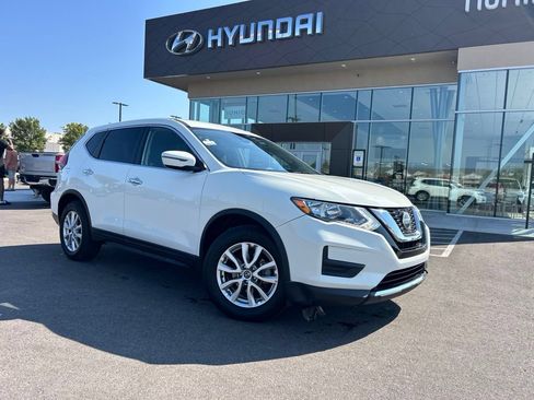 Used 2020 Nissan Rogue SV FWD image 4