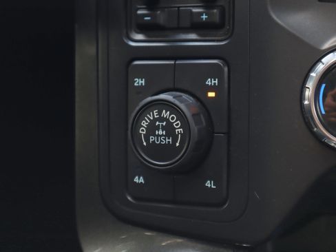 Used 2021 Ford F150 Lariat w/ Equipment Group 502A High image 19