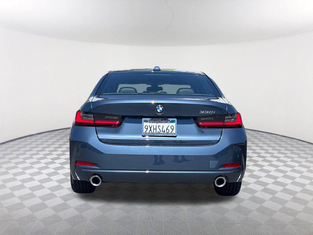 Used 2026 BMW 330i Sedan w/ Convenience Package RWD image 5
