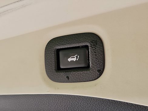 Certified 2019 Nissan Rogue SV AWD/4WD image 29