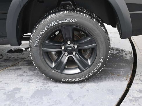 Used 2021 RAM 1500 Classic Warlock w/ Luxury Group image 5