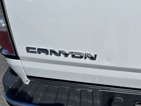 Used 2017 GMC Canyon SLE w/ SLE Convenience Package AWD/4WD image 10