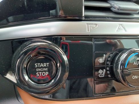New 2026 Nissan Pathfinder Platinum AWD/4WD image 19