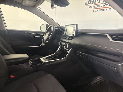 Used 2020 Toyota RAV4 XLE w/ Convenience Package image 31