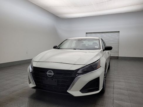 Used 2024 Nissan Altima 2.5 SV image 15