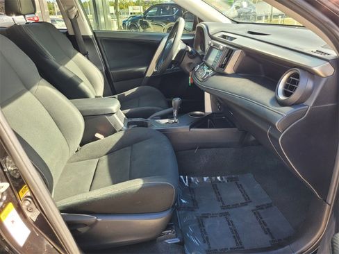 Used 2015 Toyota RAV4 XLE image 16