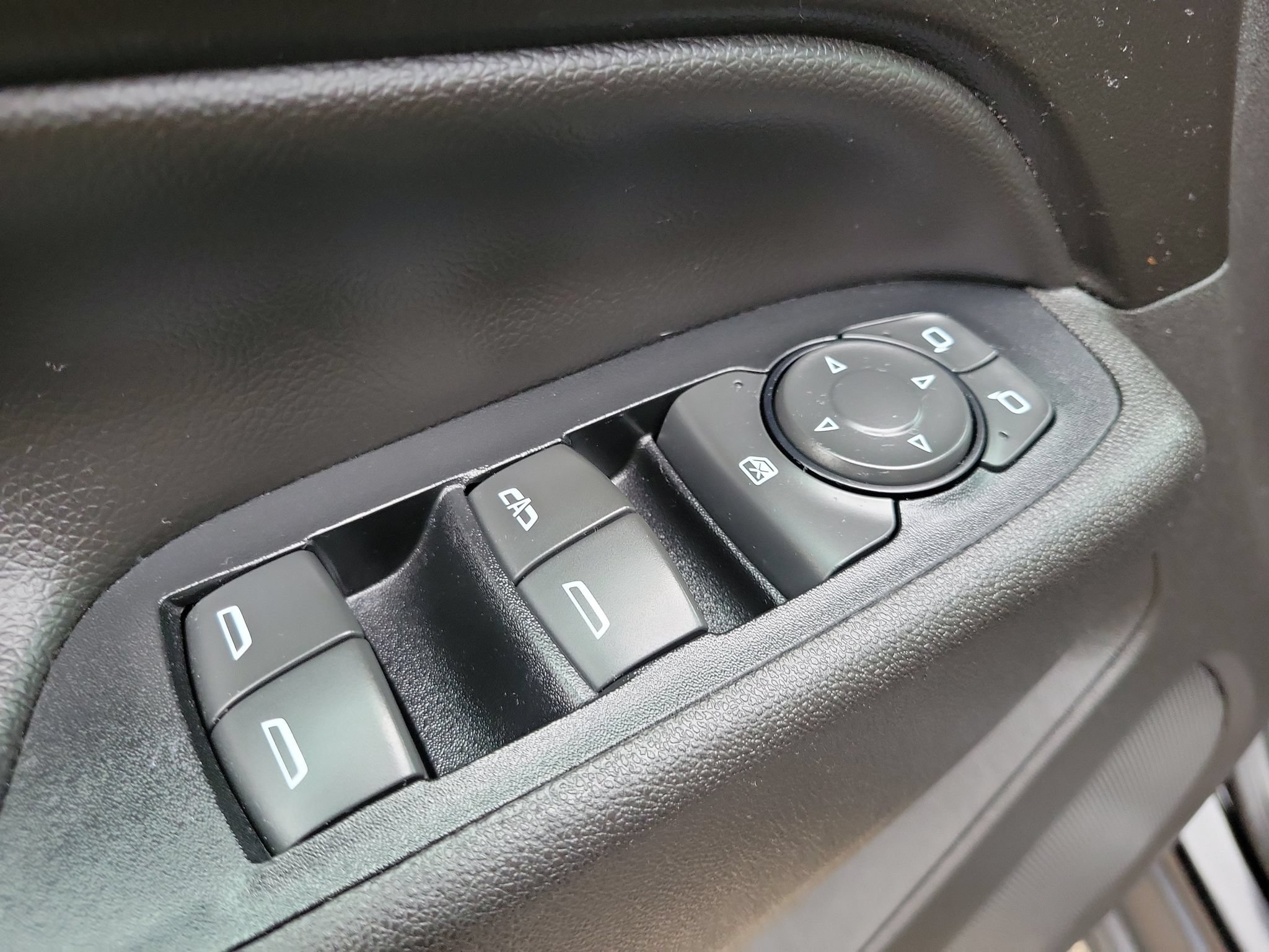 Used 2019 Chevrolet Equinox LT w/ Sun & Navigation Package FWD image 10