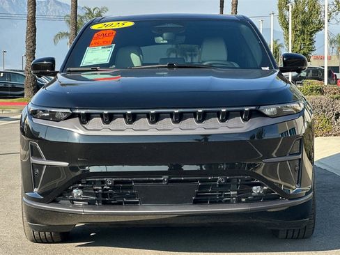 Used 2025 Jeep Wagoneer S Limited image 9