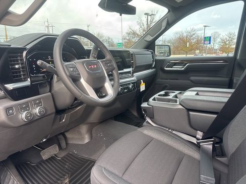 New 2026 GMC Sierra 1500 Elevation image 13