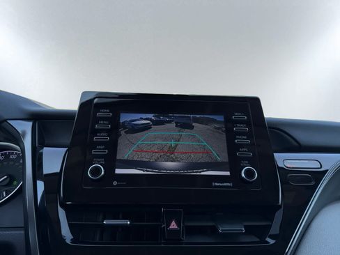 Used 2021 Toyota Camry LE FWD image 15