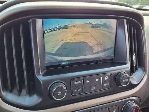 Used 2018 Chevrolet Colorado Z71 AWD/4WD image 25