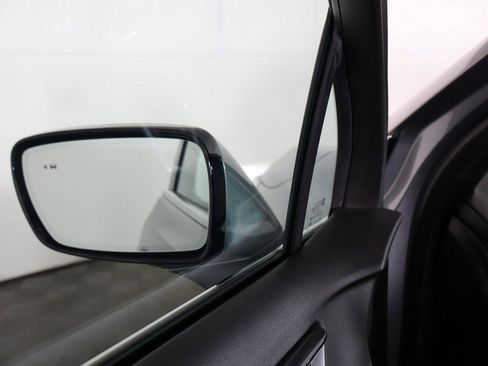 Used 2023 Buick Enclave Essence image 36