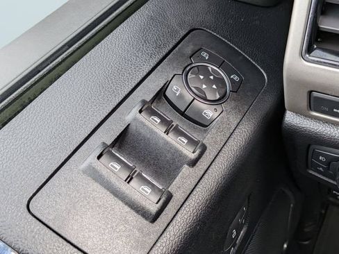 Used 2019 Ford F150 Lariat AWD/4WD image 24