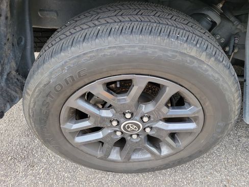 Used 2022 Toyota Tundra Platinum RWD image 7