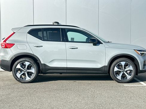 New 2026 Volvo XC40 B5 Plus w/ Protection Package Premier image 6