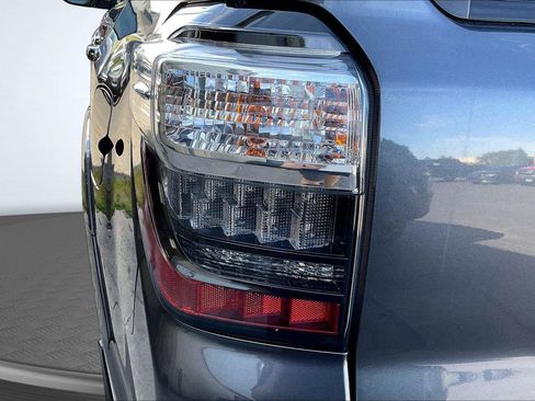 Used 2023 Toyota 4Runner Limited AWD/4WD image 28