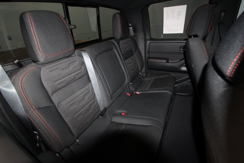 Used 2025 Nissan Frontier PRO-4X AWD/4WD image 21