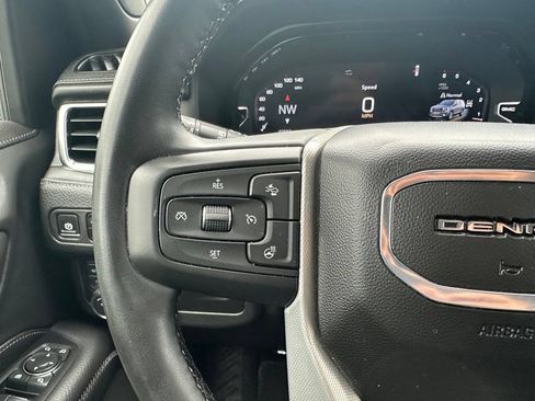 Used 2024 GMC Yukon XL Denali AWD/4WD image 18