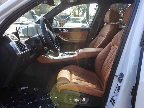 New 2026 BMW X5 xDrive40i w/ Climate Comfort Package image 17