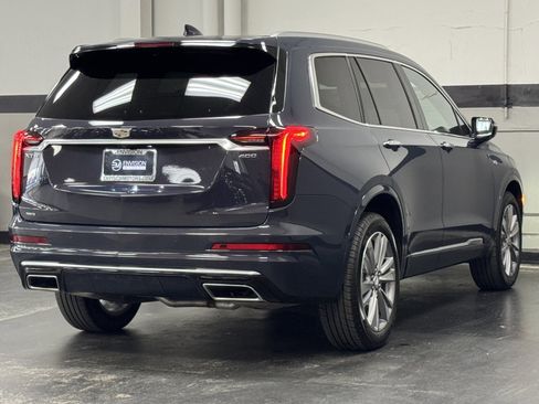 Used 2025 Cadillac XT6 Premium Luxury image 12