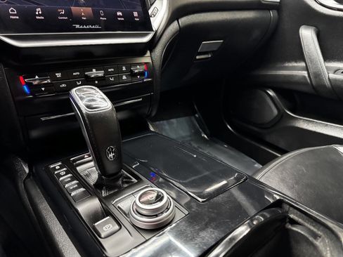 Used 2021 Maserati Ghibli S image 24