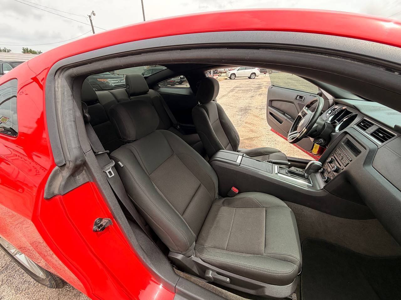 Used 2014 Ford Mustang Coupe RWD image 14