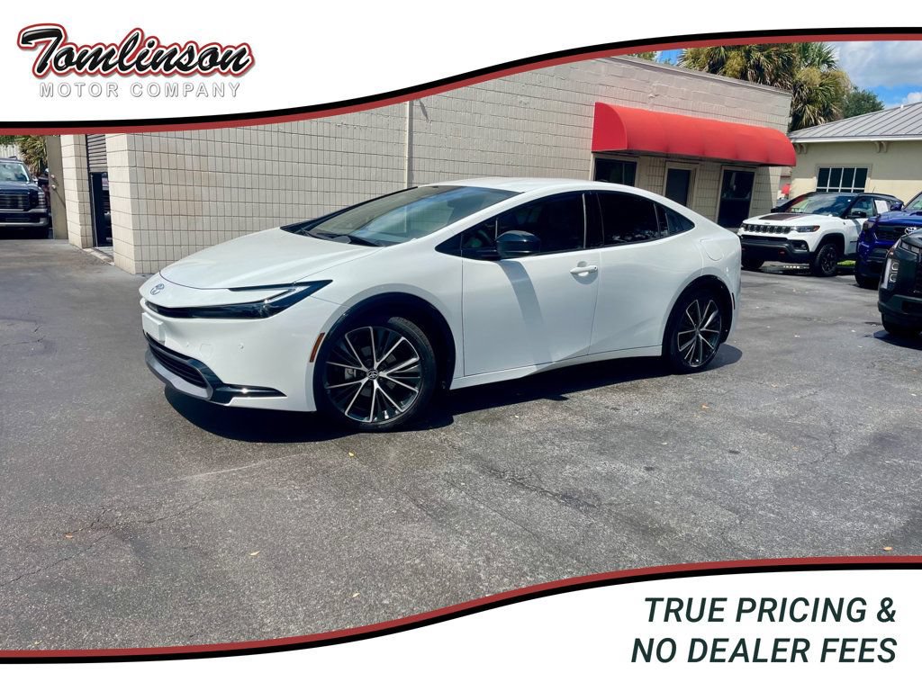 Used 2026 Toyota Prius XLE FWD image 1