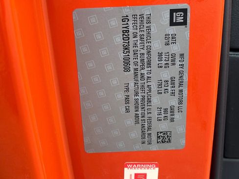 Used 2019 Chevrolet Corvette Stingray Coupe w/ 1LT image 8