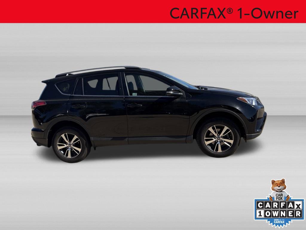 Used 2018 Toyota RAV4 XLE AWD/4WD image 3