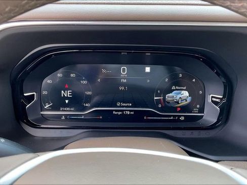 Used 2023 GMC Yukon Denali RWD image 10