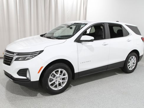 Certified 2024 Chevrolet Equinox LT image 3