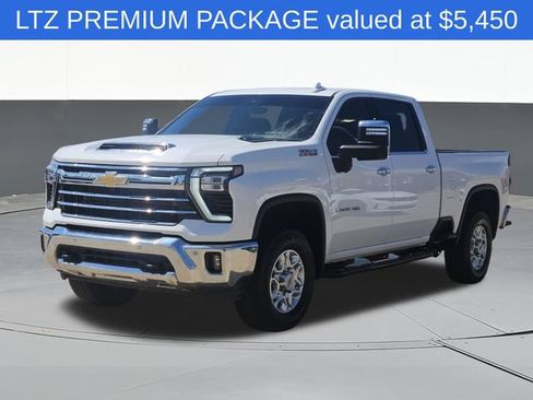 Used 2025 Chevrolet Silverado 2500 LTZ w/ LTZ Premium Package AWD/4WD image 3