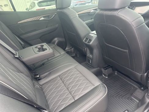 Used 2023 Buick Envision Avenir image 37