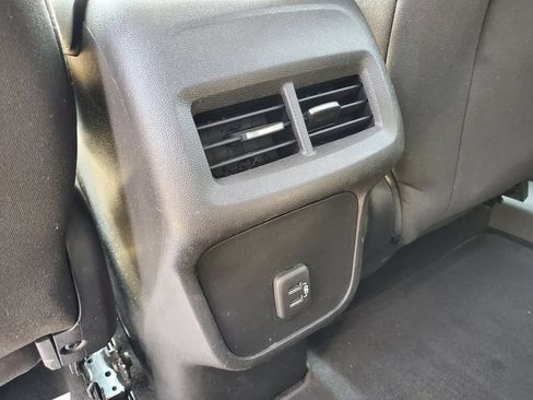 Certified 2019 Chevrolet Equinox LT FWD image 29
