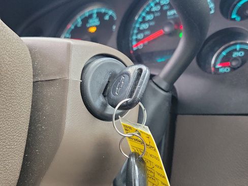 Used 2013 Chevrolet Avalanche LTZ image 28