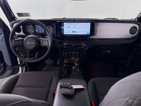 Used 2025 Jeep Gladiator Sport AWD/4WD image 26