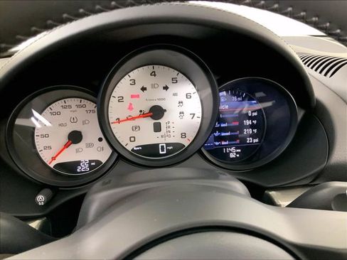 Used 2025 Porsche 718 Boxster image 9