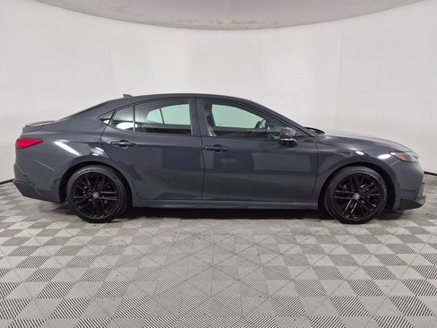 Used 2025 Toyota Camry SE FWD image 2